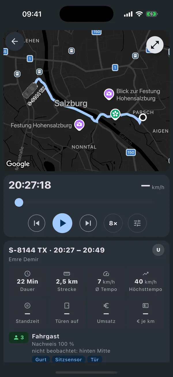مسارات اليوم لسيارة واحدة في تطبيق Meine Taxis: خريطة وأربع رحلات مع السائق والراكب